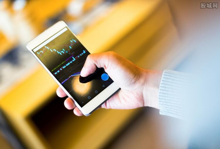 湛江海关在跨境电商渠道查获涉嫌侵犯商标权手提包49个